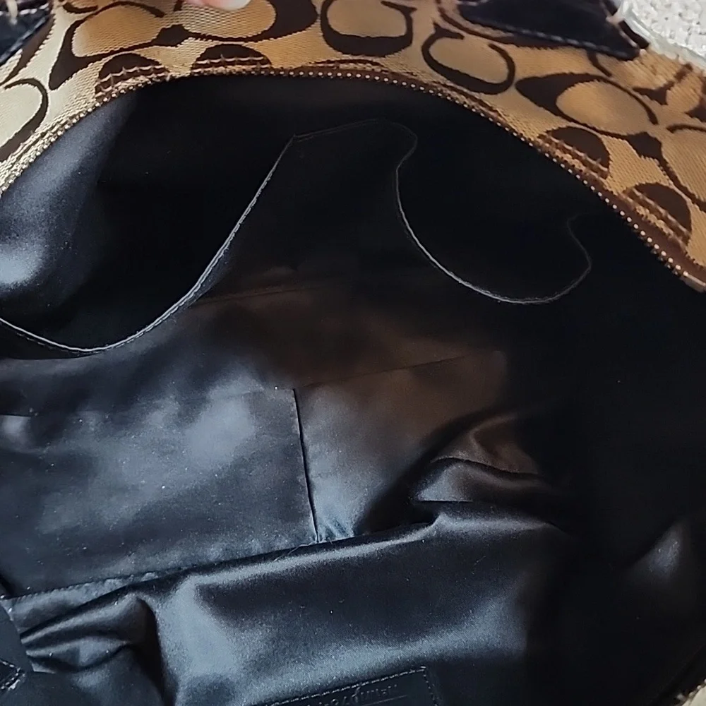 Authentic Vintage Coach bag From 2011 - Picture 8 of 15